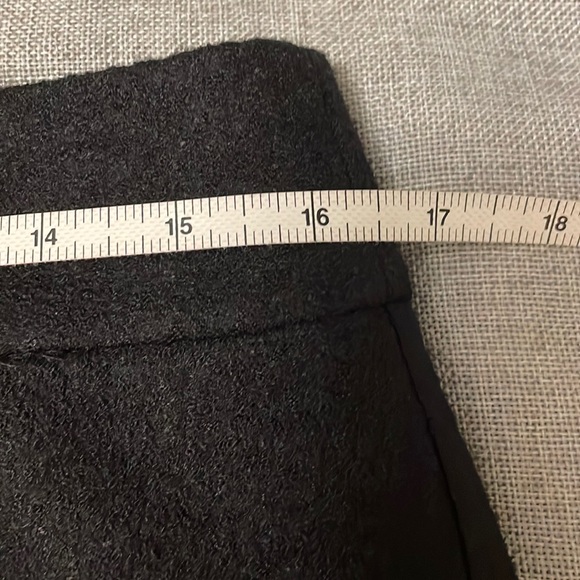 BANANA REPUBLIC Black Wool Skirt with Gold zipper, size 8. EUC. - Picture 7 of 9